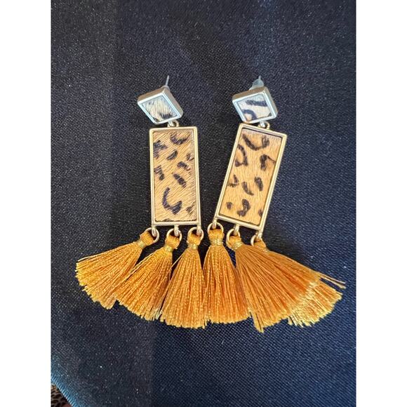 Animal print earrings - Picture 3 of 3